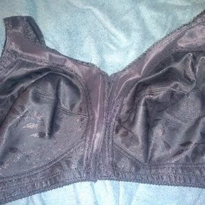 2 Playtex 4695 18 hour 42D Bras